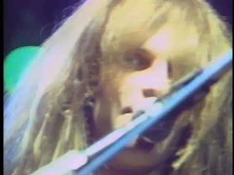 Youtube: Celtic Frost – Circle Of The Tyrants