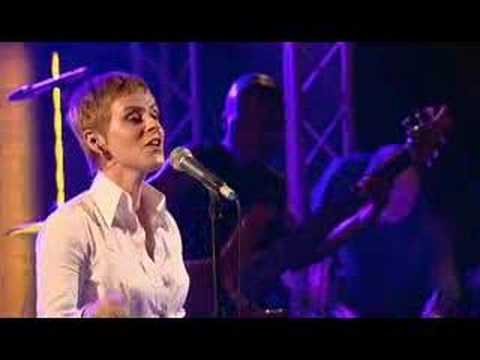 Youtube: Lisa Stansfield (10/17) - Change