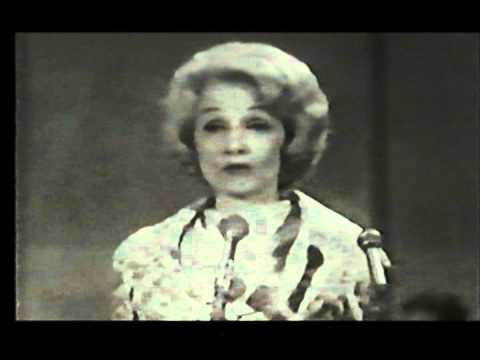 Youtube: Marlene Dietrich UNICEF GALA 1962 " sag mir wo die Blumen sind "