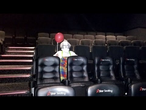 Youtube: Clown Dressed as Pennywise Sits Alone in Movie Theater Before Showing of 'It'