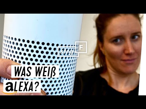 Youtube: Smart Speaker: Wobei Alexa, Siri & Co. heimlich mithören | STRG_F