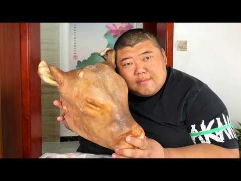 Youtube: 买个12斤的牛头，一大锅全部酱着吃，入口即化，满满的胶原蛋白！【胖猴仔】