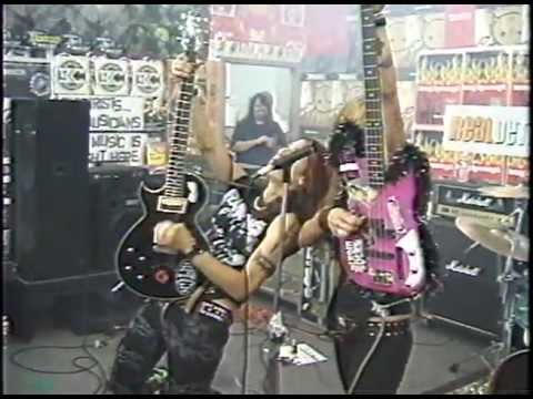 Youtube: Betty Blowtorch - "Hell On Wheels" LIVE at Desirable Discs in Dearborn 8/1/01