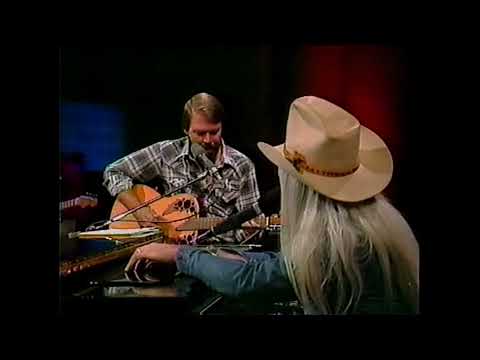 Youtube: Leon Russell And Glen Campbell - Southern Nights - In Session - Live In Ontario Canada 1983