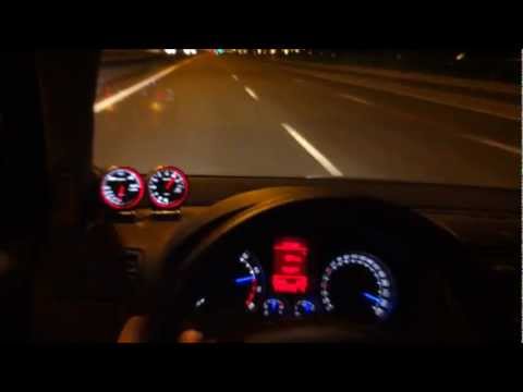 Youtube: VW Golf R32 Turbo 555hp 0-300 km/h
