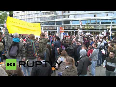 Youtube: Germany: Merkel heckled over Ukraine at CDU campaign event