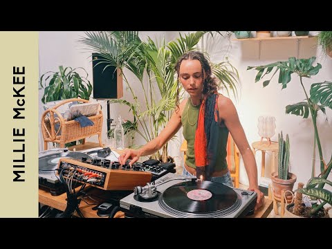 Youtube: Percussive Dub, Spiritual Jazz & Psychedelic Grooves with Millie McKee