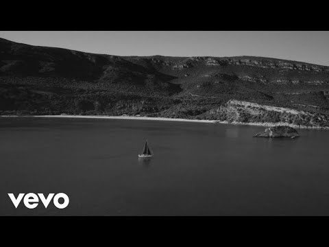 Youtube: Melody Gardot - C’est Magnifique (ft. António Zambujo) [Official Music Video]
