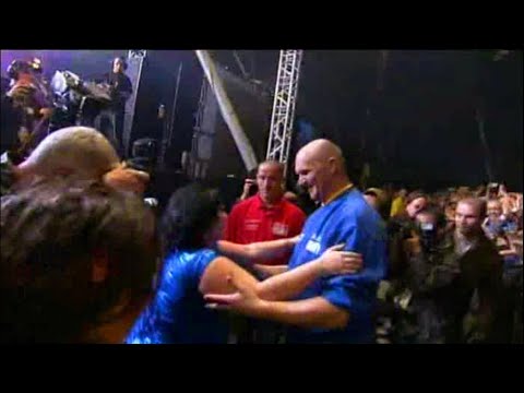 Youtube: - Gossip - Standing in the way of control - Glastonbury 2007 -