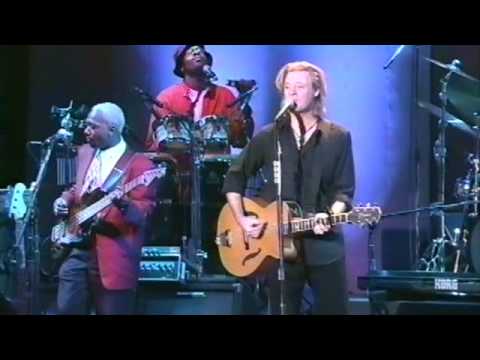 Youtube: Daryl Hall - Something About You (1996)