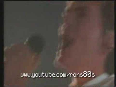 Youtube: Feargal Sharkey - A Good Heart (Full Music Video)