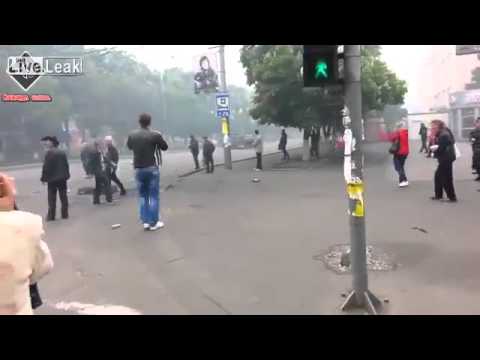 Youtube: Tank APC Jumps Barricade, Mariupol
