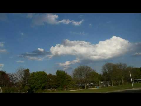 Youtube: Amazing cylinder UFO over Toronto in early May 2010 + zoom