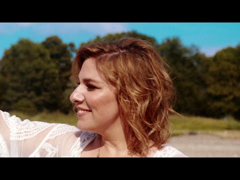 Youtube: Laura Wilde - Nonstop ins Glück (Offizielles Musikvideo)