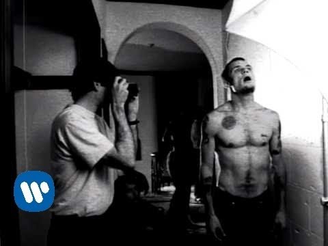 Youtube: Red Hot Chili Peppers - Suck My Kiss [Official Music Video]
