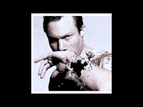 Youtube: Rob Dougan - Clubbed to Death (Kurayamino Variation)