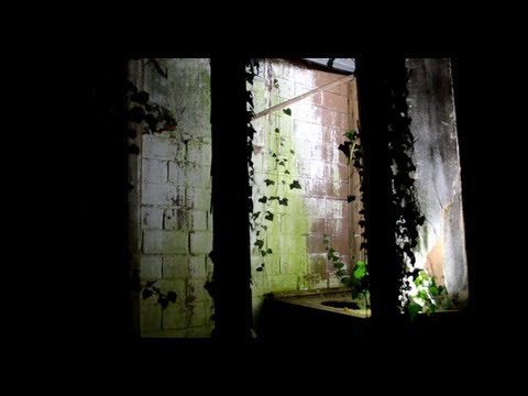 Youtube: LOST PLACES: The House | Deutschland (Urban Exploration HD) - Lichtspiele bei Nacht