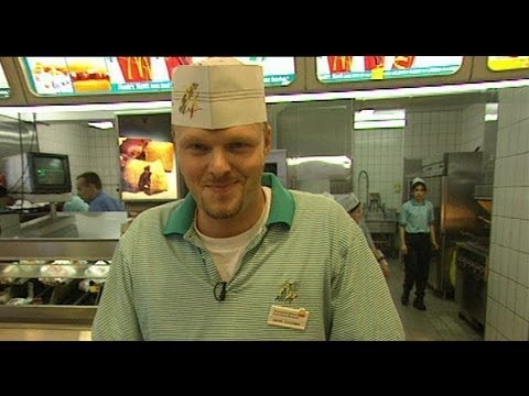 Youtube: Bei McDonalds am Schalter - Raab in Gefahr