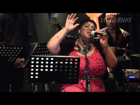 Youtube: Showtime Showcase ft. Vula Malinga - Ribbon In The Sky