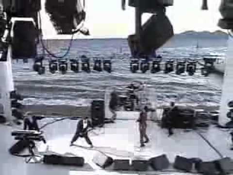 Youtube: Faith No More - Ashes To Ashes (Cannes Film Festival 1997)