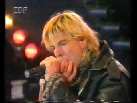 Youtube: Die Toten Hosen Sascha Live in Frankfurt 1992 Rock gegen Rechts