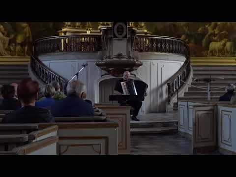 Youtube: J. S. Bach - Toccata & Fuge in d-Moll BWV 565 | Akkordeon ( „Handorgel“ ): Alexandre Bytchkov