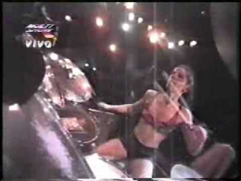 Youtube: L7 - Wargasm - live in Rio (with Kurt & Courtney on stage)