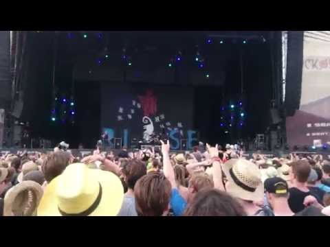 Youtube: Rise Against - Hero Of War (Live at Rock im Park 2015) [HD]