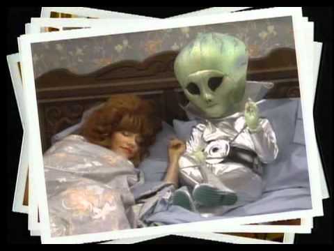 Youtube: Al Bundy - Some Pictures... With Aliens