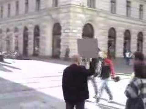 Youtube: Free Hugs in Graz