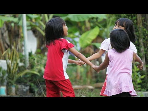 Youtube: Kinderlied für den Stuhlkreis: Ein Schmetterling
