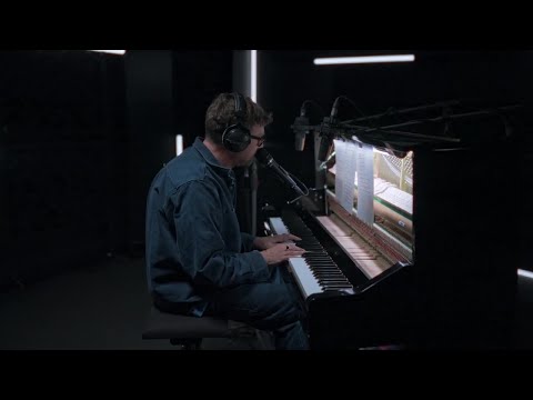 Youtube: Damon Albarn - Getting Older (Deezer Sessions, Paris)