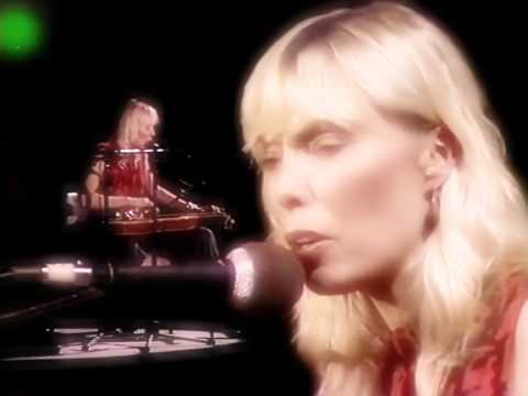 Youtube: Joni Mitchell - Carey (Live London 1983)