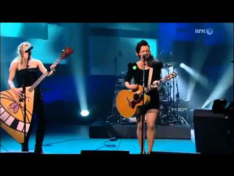 Youtube: Katzenjammer - Land of Confusion (Live)