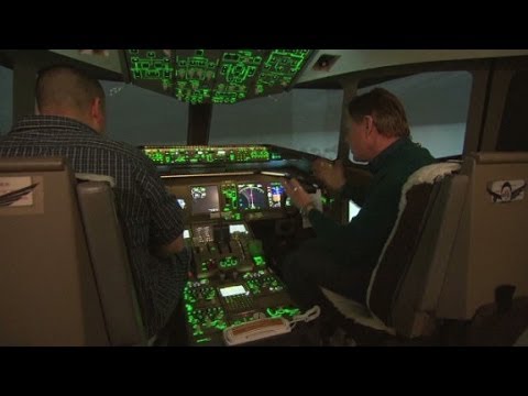 Youtube: In the cockpit of a Boeing 777 simulator