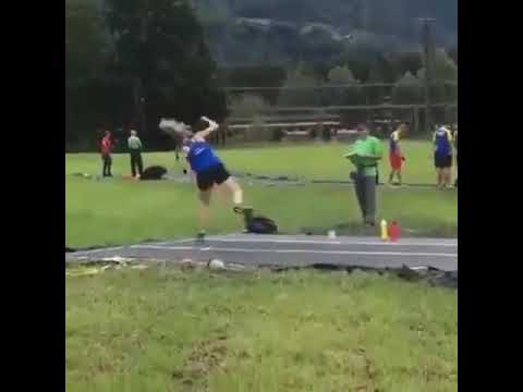 Youtube: Hammer throw fail 😂😂