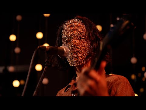 Youtube: Glass Beams - Full Performance (Live on KEXP)