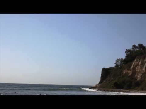 Youtube: UFO OVER MALIBU - Alien Space Ship OVNI Sighting or Stealth Black Triangle? Canon 5D 1080 HD