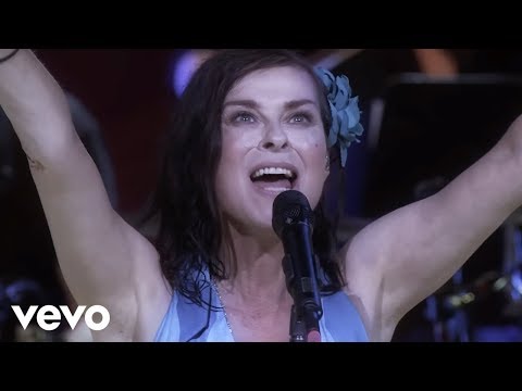Youtube: Lisa Stansfield - All Around the World (Live in Manchester)