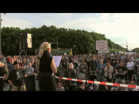 Youtube: Lea Frings - 2.Juni 2014 - Berlin - Rede auf der Mahnwache für den Frieden