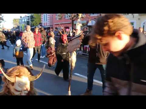 Youtube: Perchtenlauf Leibnitz 2023 - Kinderperchtenlauf