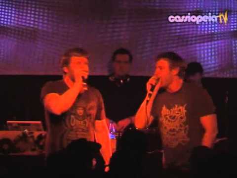 Youtube: STIEBER TWINS & CORA E | 2010 02 13 | live at cassiopeia