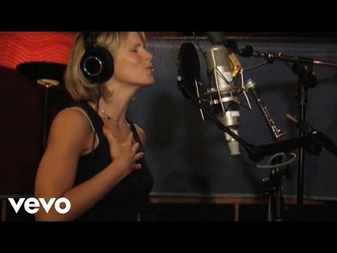 Youtube: Kelli O'Hara - Wonderful Guy from "South Pacific"