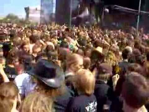 Youtube: Huge moshpit at Wacken 2007