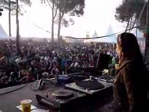 Youtube: Candy Cox @ Montagood 2008 / HardTechno Stage