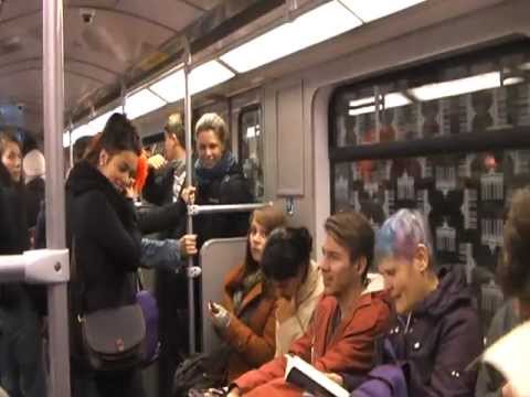 Youtube: Lachen in der U-Bahn - official