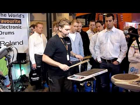 Youtube: Craig Blundell Amazing Drum Demo Pt. 1