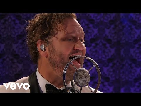 Youtube: David Phelps - We Are The Reason (Live)
