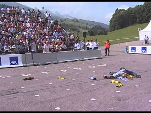 Youtube: Crashtests Wildhaus 2010: Zwei Kollisionen mit Fussgängern (2/2)