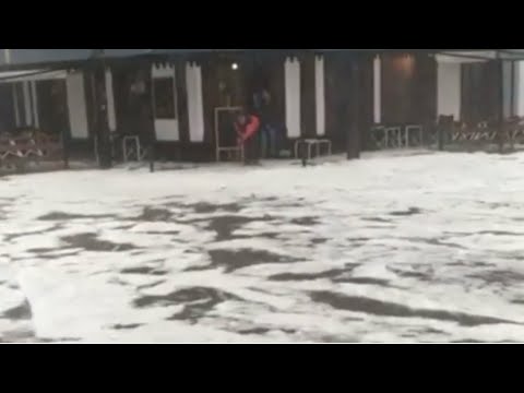 Youtube: Severe hailstorm hits Neuquen Argentina on roads covered by ice 🥶🥶10 November 2021